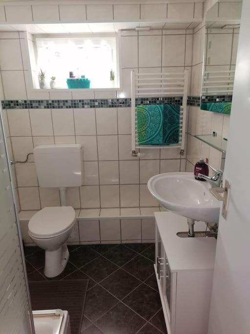 Gemuetliches Appartment In Homberg Stadtmitte Bagian luar foto